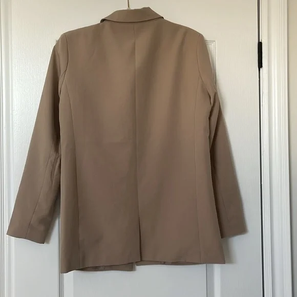 Blazer - Picture 4 of 4